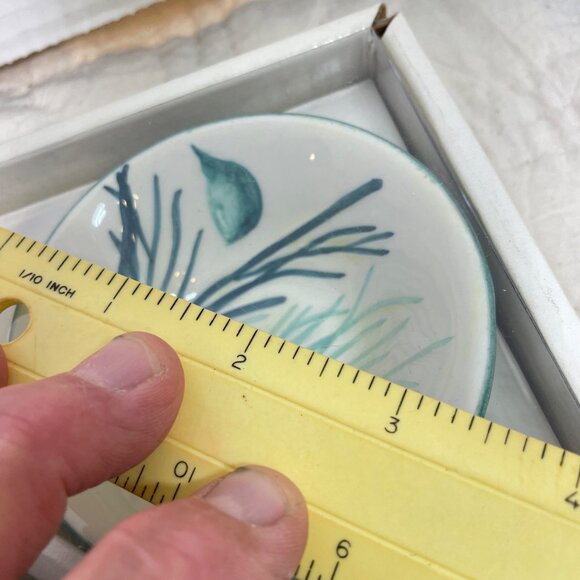 Pfaltzgraff Holiday Market Poinsettia & Pinecone 2-Piece Ceramic Hostess Serving - Picture 10 of 12